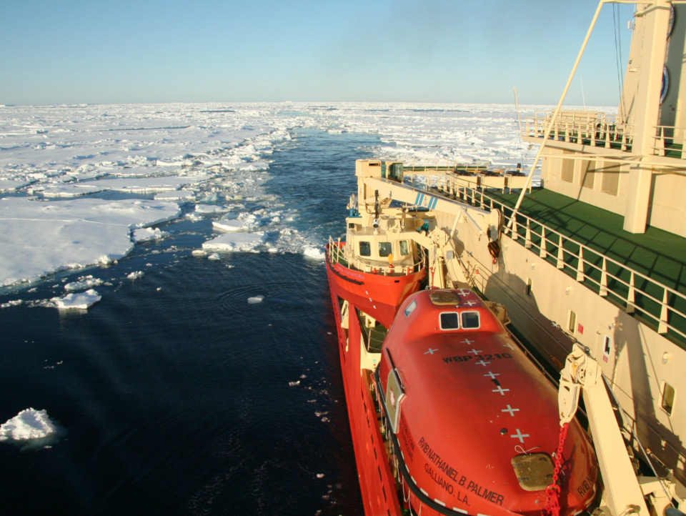 The Ice-breaking Ship R/V Nathaniel B. Palmer | Earth Institute ...